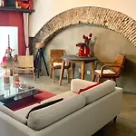 Old Stables Chiado Διαμέρισμα